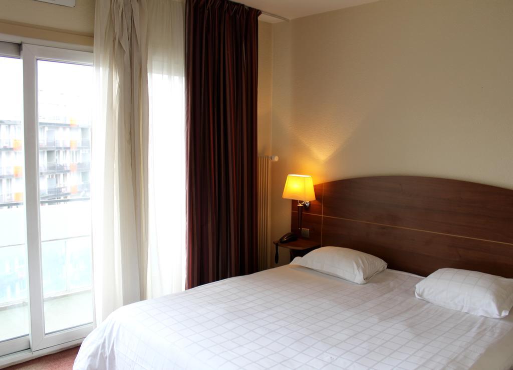 Kyriad Hotel Clermont Ferrand Centre Exteriör bild
