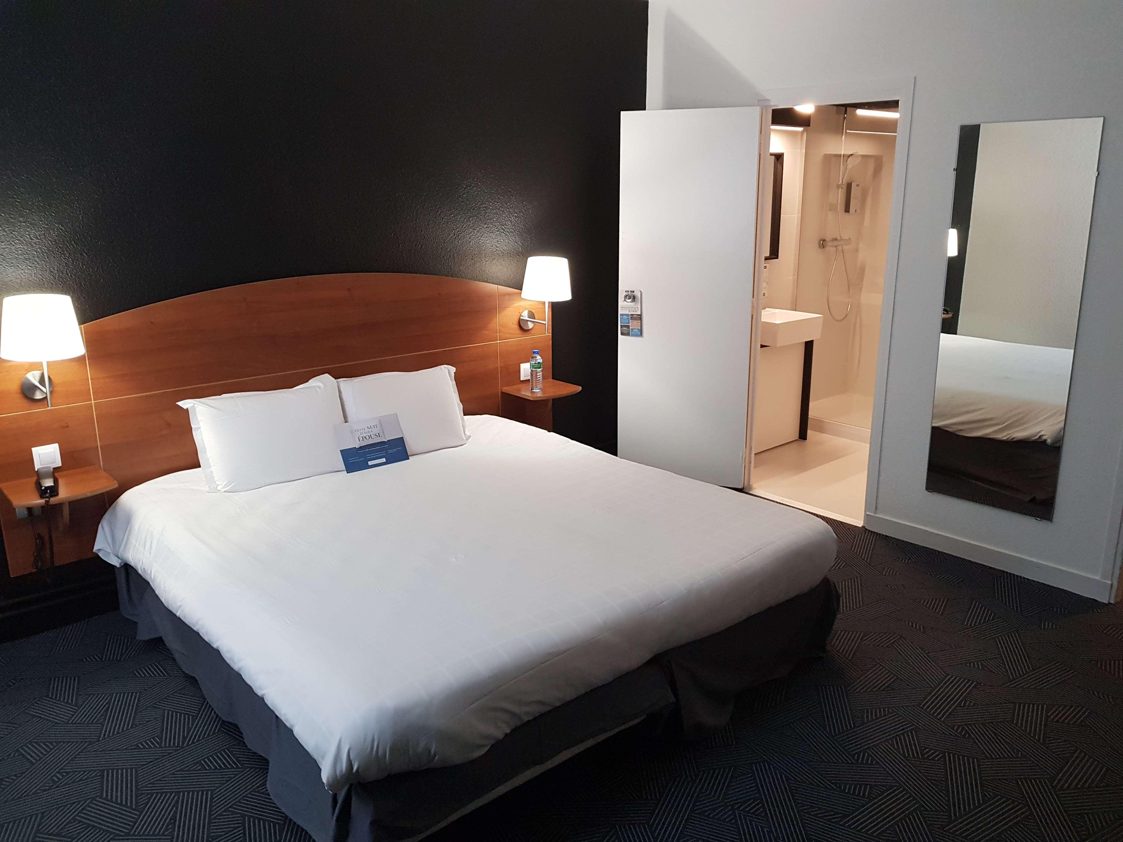 Kyriad Hotel Clermont Ferrand Centre Exteriör bild
