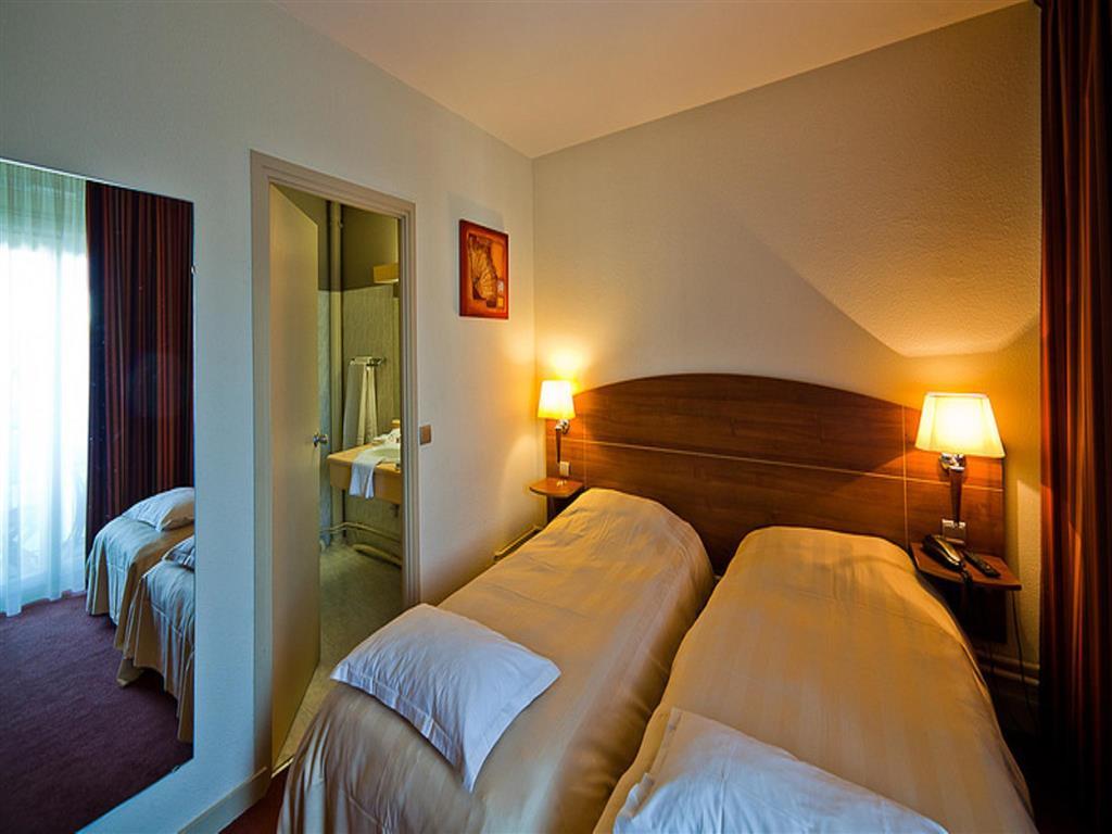 Kyriad Hotel Clermont Ferrand Centre Exteriör bild